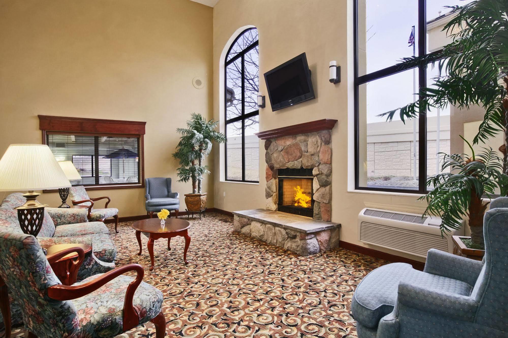 Baymont By Wyndham Boston Heights/Hudson Hotel Exterior foto